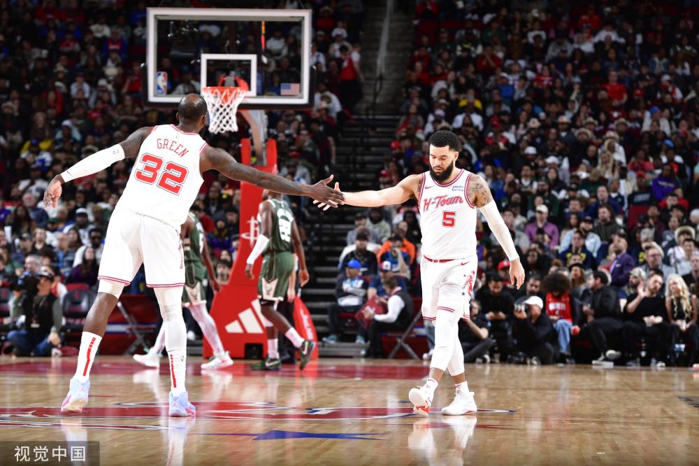 许多观众甚 许多观众甚